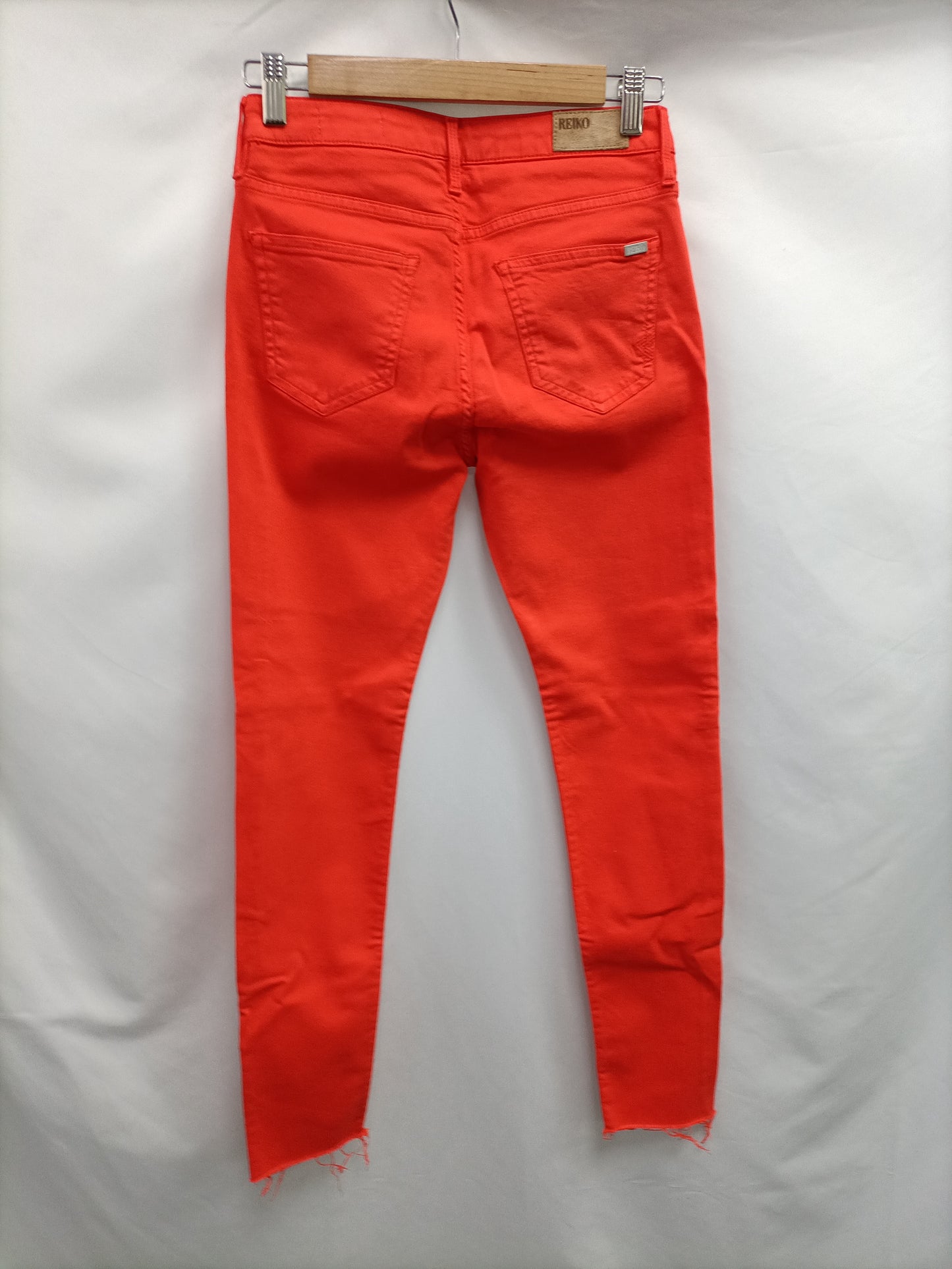 REIKO. Pantalón denim naranja  T.26(34)