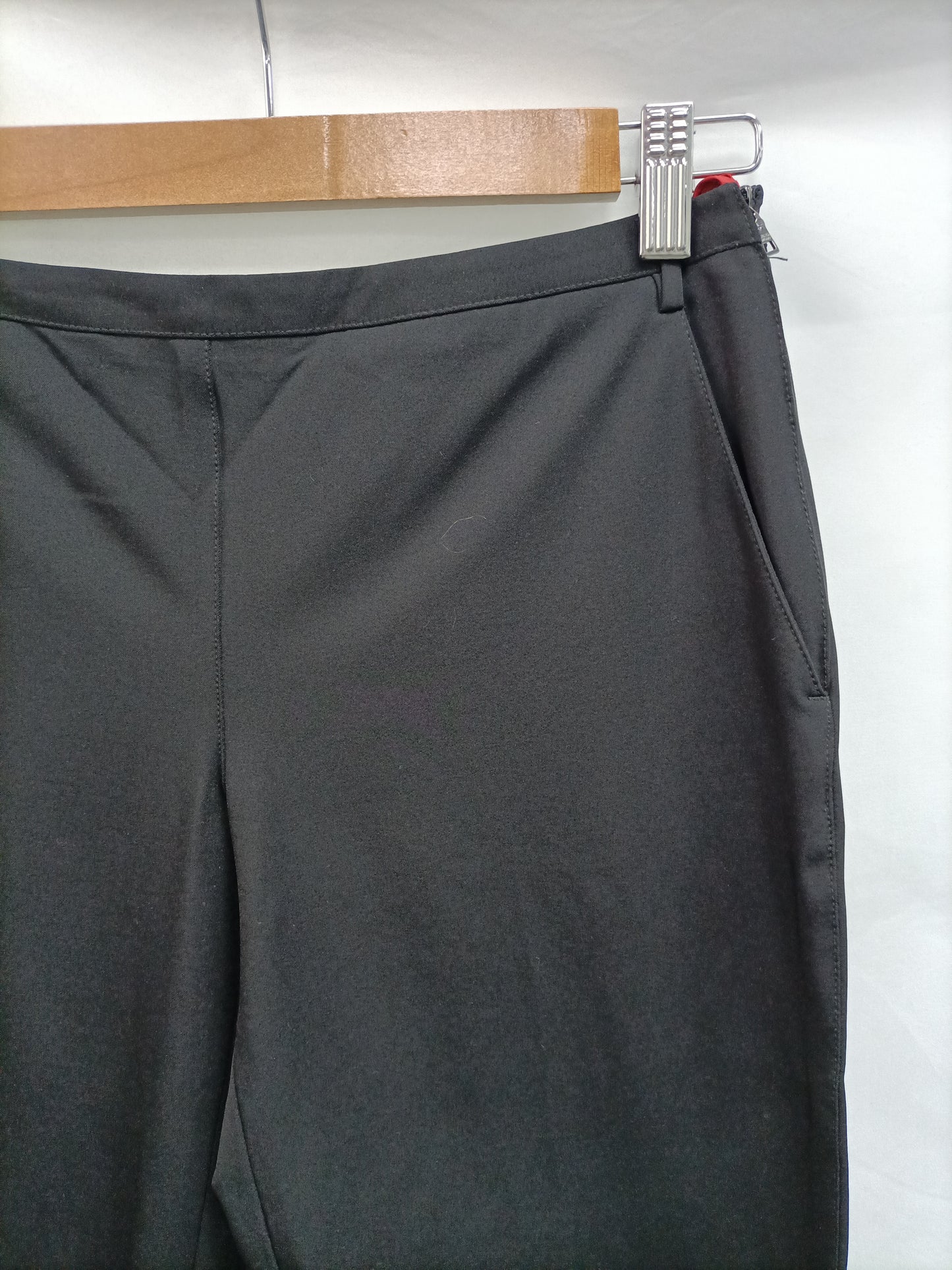 PRADA. Pantalón licra negro T.38