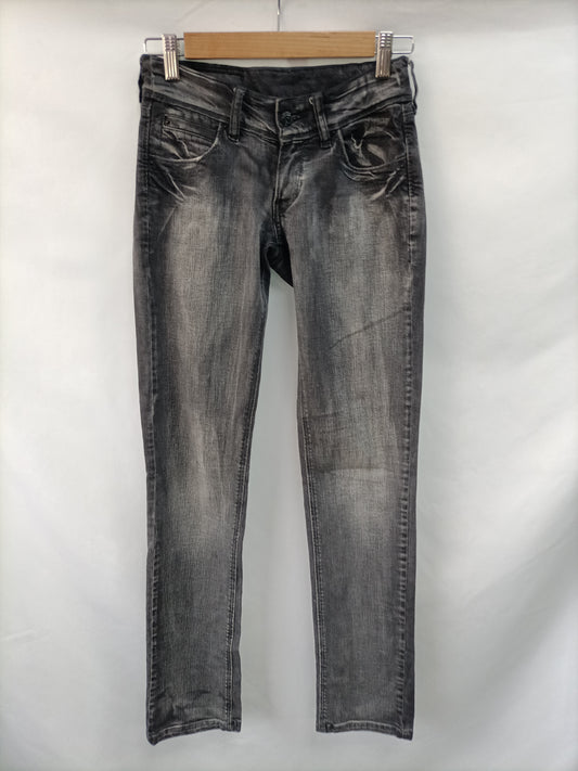 LEVI'S. Jeans gris desgastado T.36