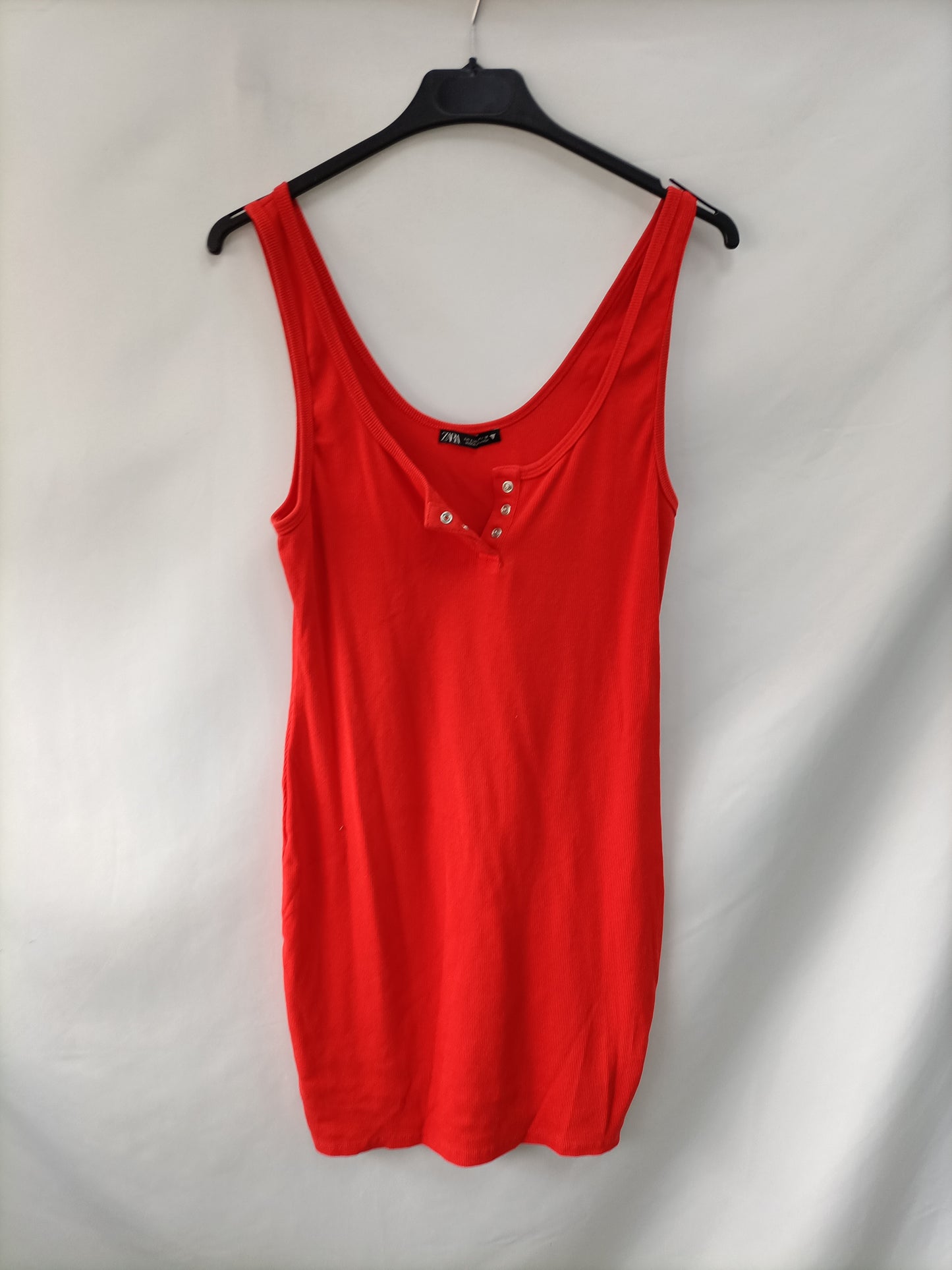 ZARA. Vestido corto rojo  T.l