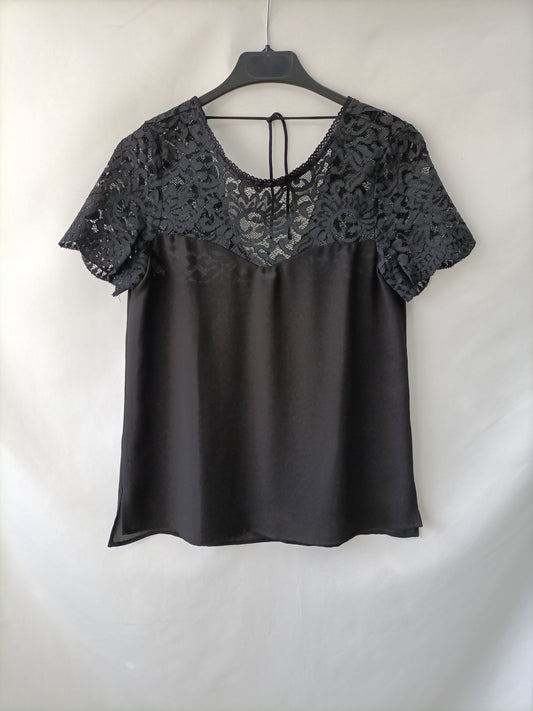 ZARA. Top negro encaje T.xs