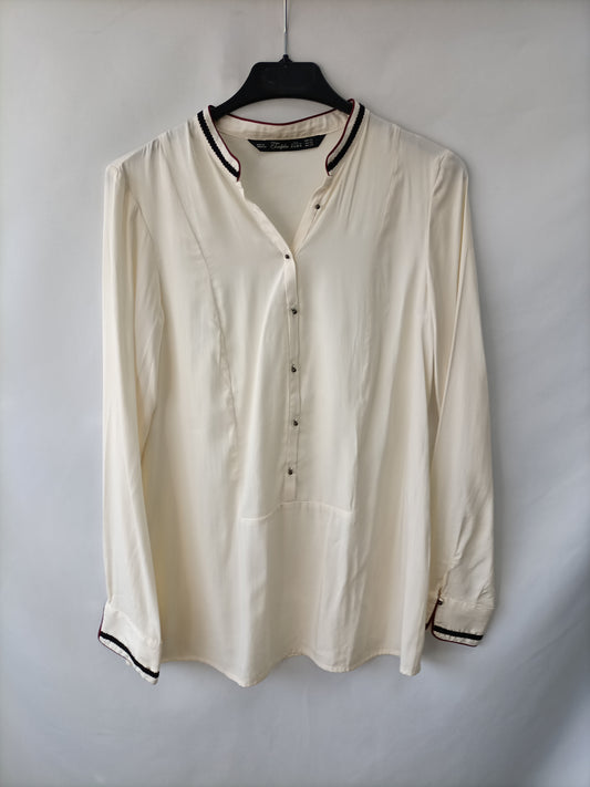 ZARA. Blusa beige fluida T.xs