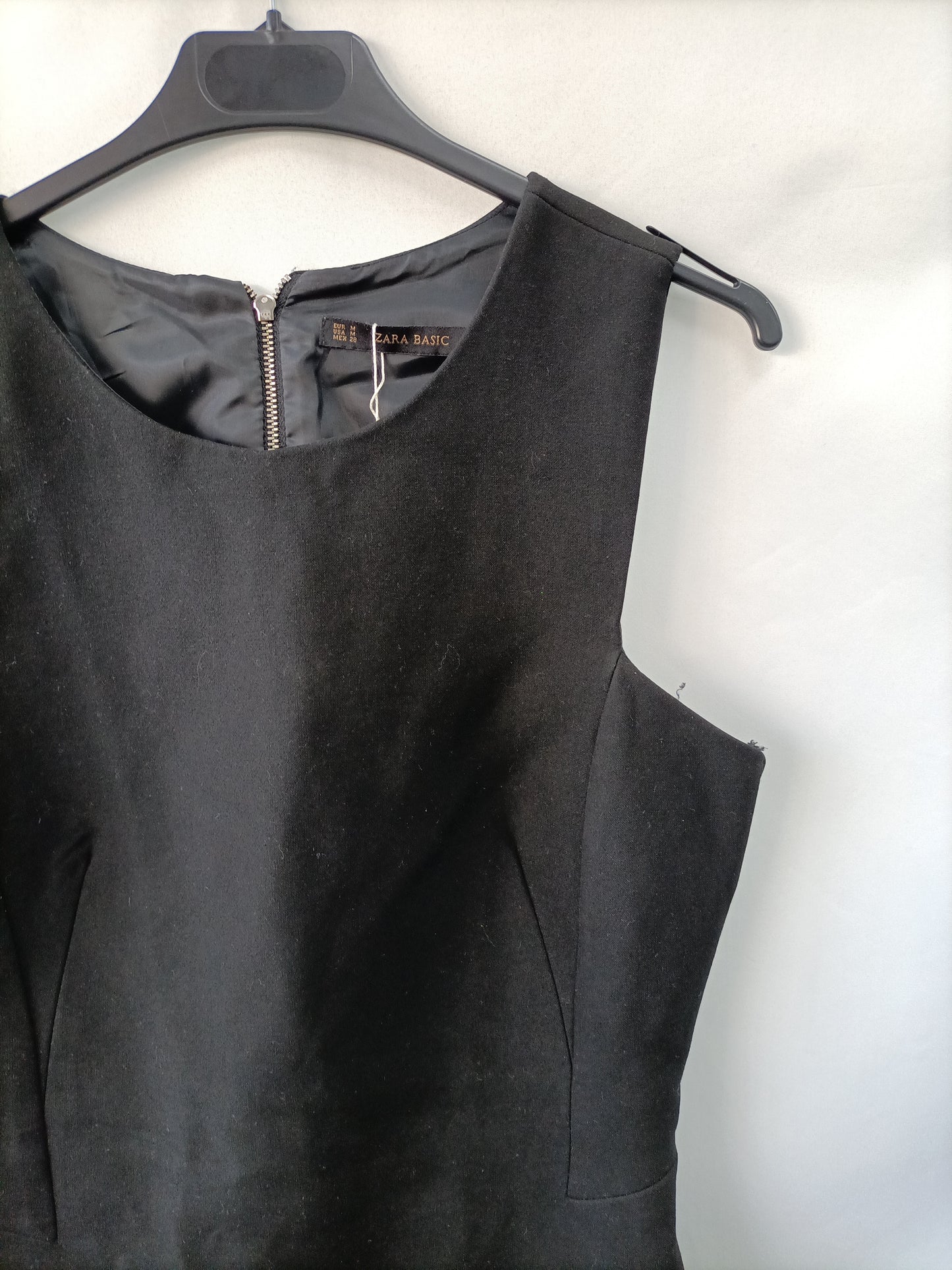 ZARA. Vestido negro T.m