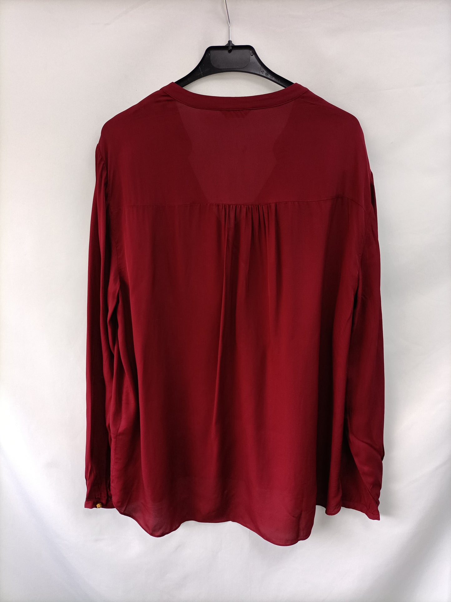 MASSIMO DUTTI. Blusa burdeos T.44