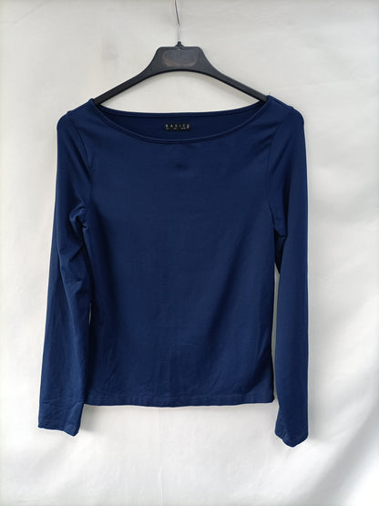 STRADIVARIUS. Camiseta.azul licra T.l