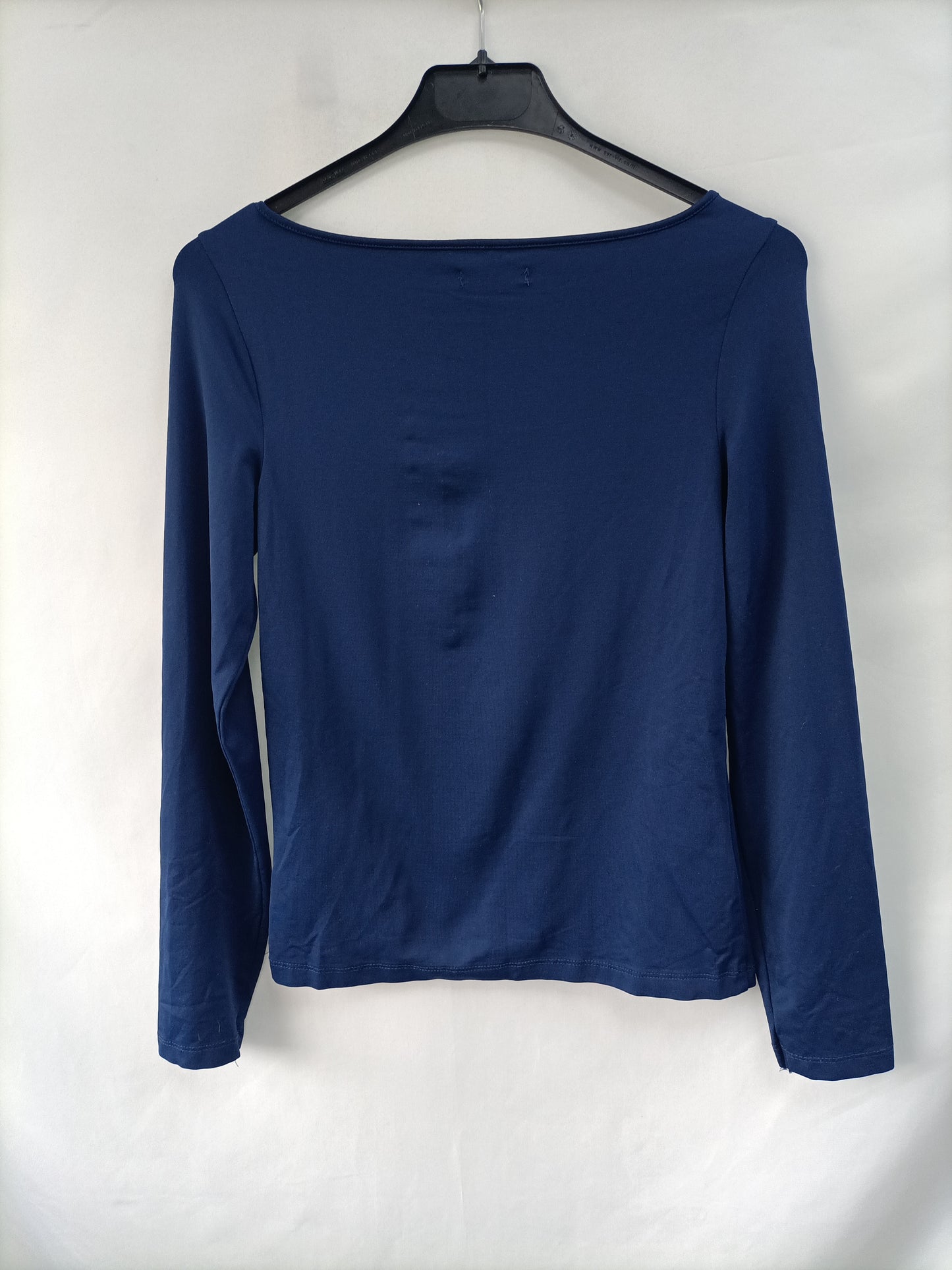 STRADIVARIUS. Camiseta.azul licra T.l