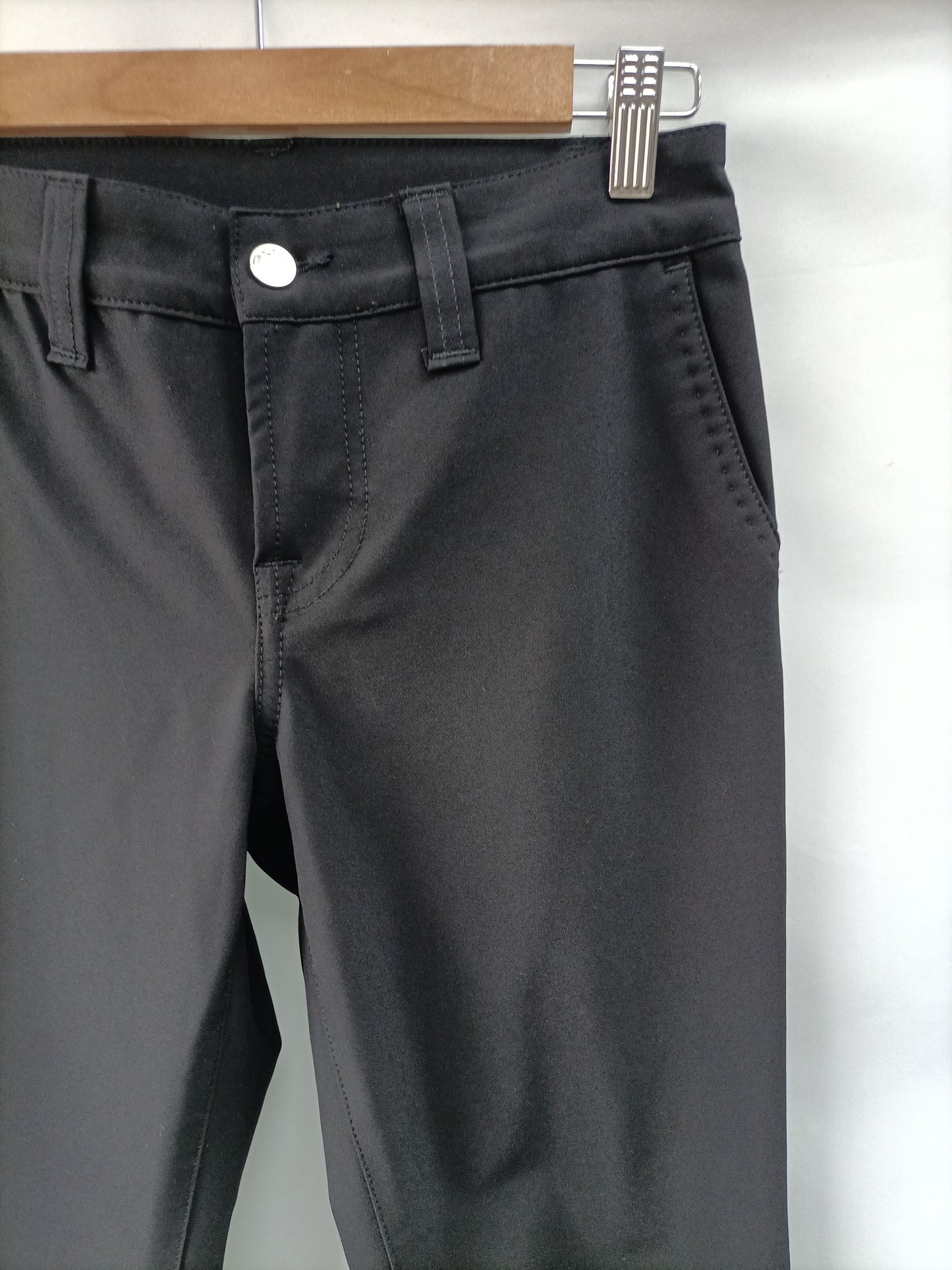 SOS. Pantalón negro licra T.37 (36)