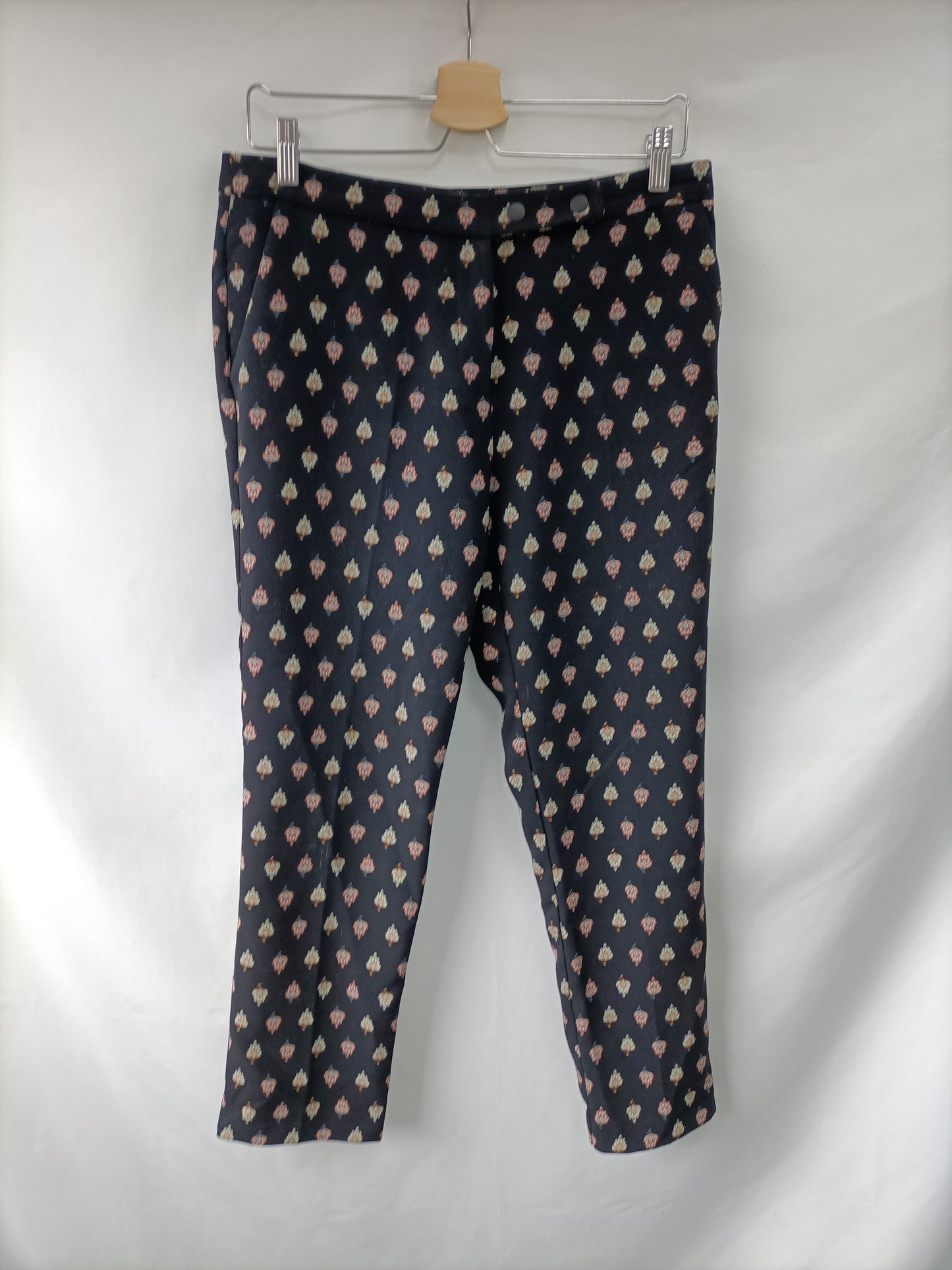 SFERA. Pantalón azul estampado T.40