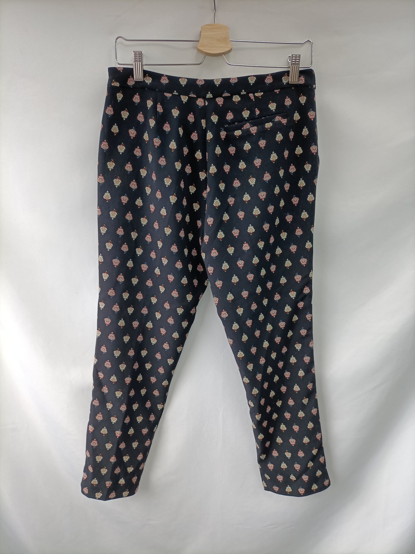 SFERA. Pantalón azul estampado T.40