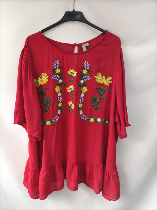 ASOS. Blusa roja bordada T.52