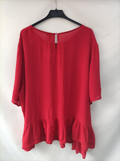 ASOS. Blusa roja bordada T.52