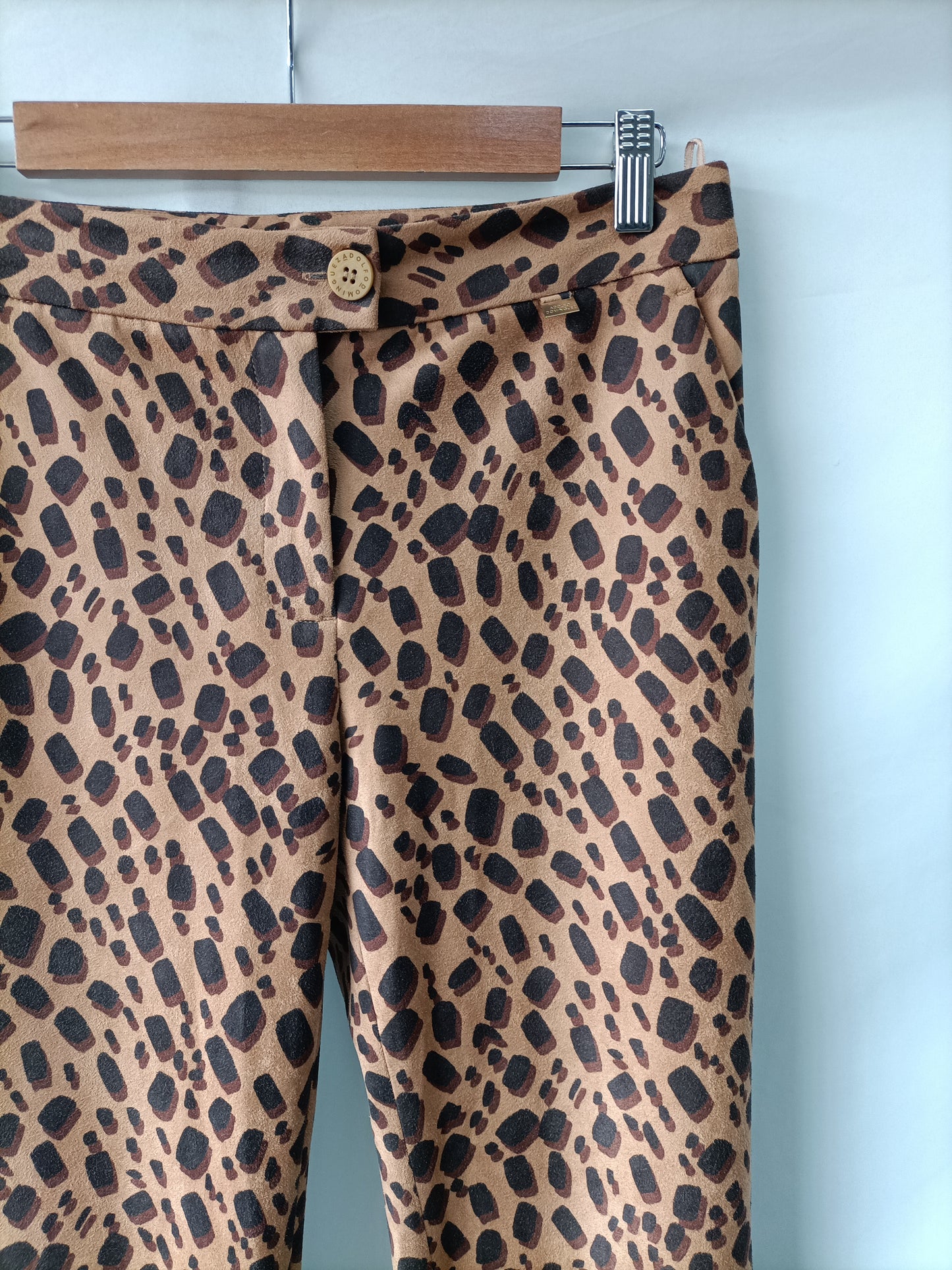 ADOLFO DOMÍNGUEZ. Pantalón animal print