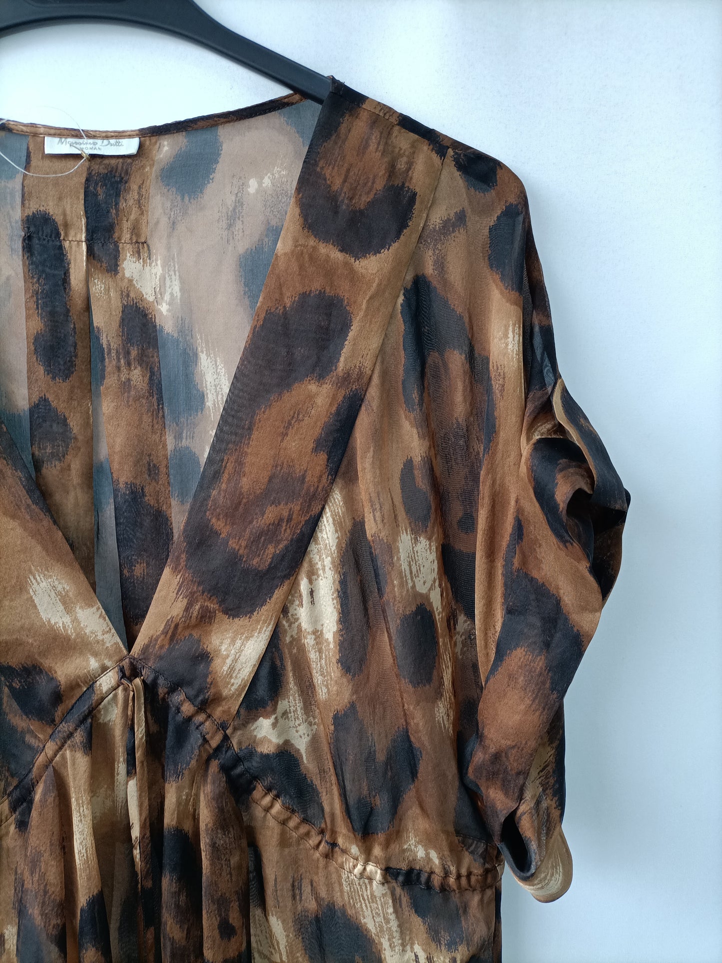 MASSIMO DUTTI. Blusa fluida animal print T.u (m)