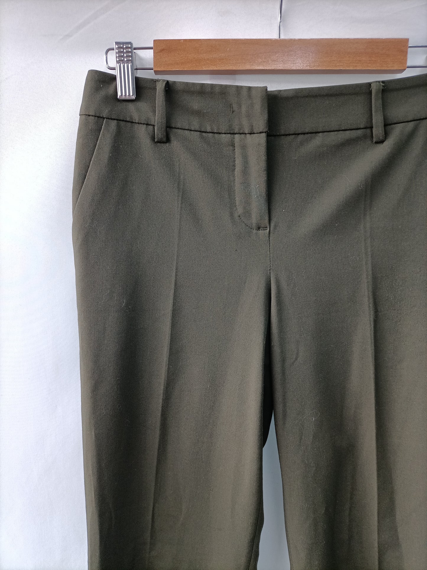 STEFANEL.Pantalones verdes pinzas T.34