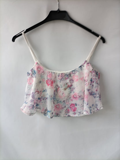 BERSHKA. Croptop flores T.xs