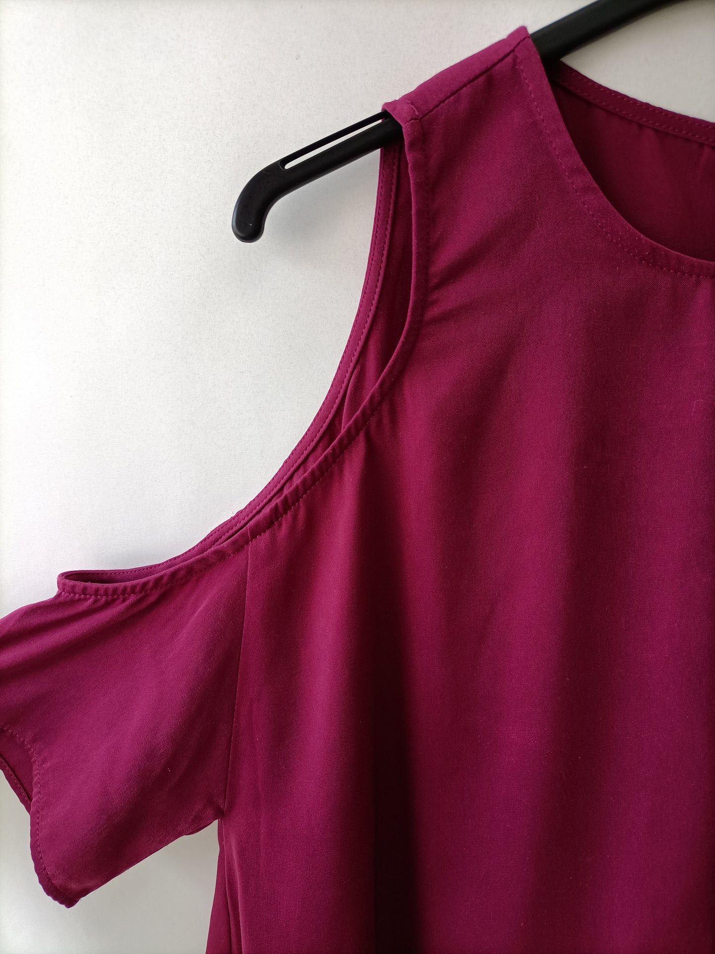 ASOS. Top morado mangas T.32