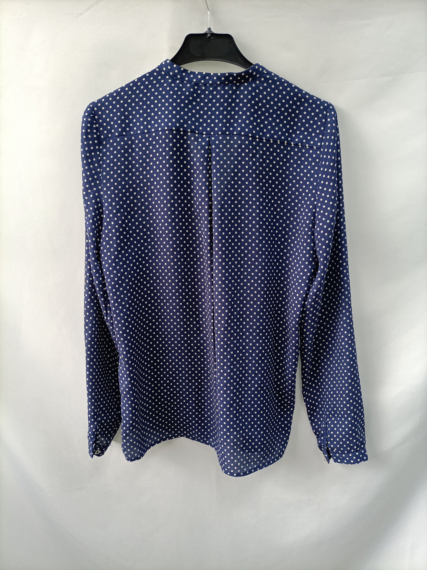 ZARA. Camisa azul marino lunares semitransparente T.xs