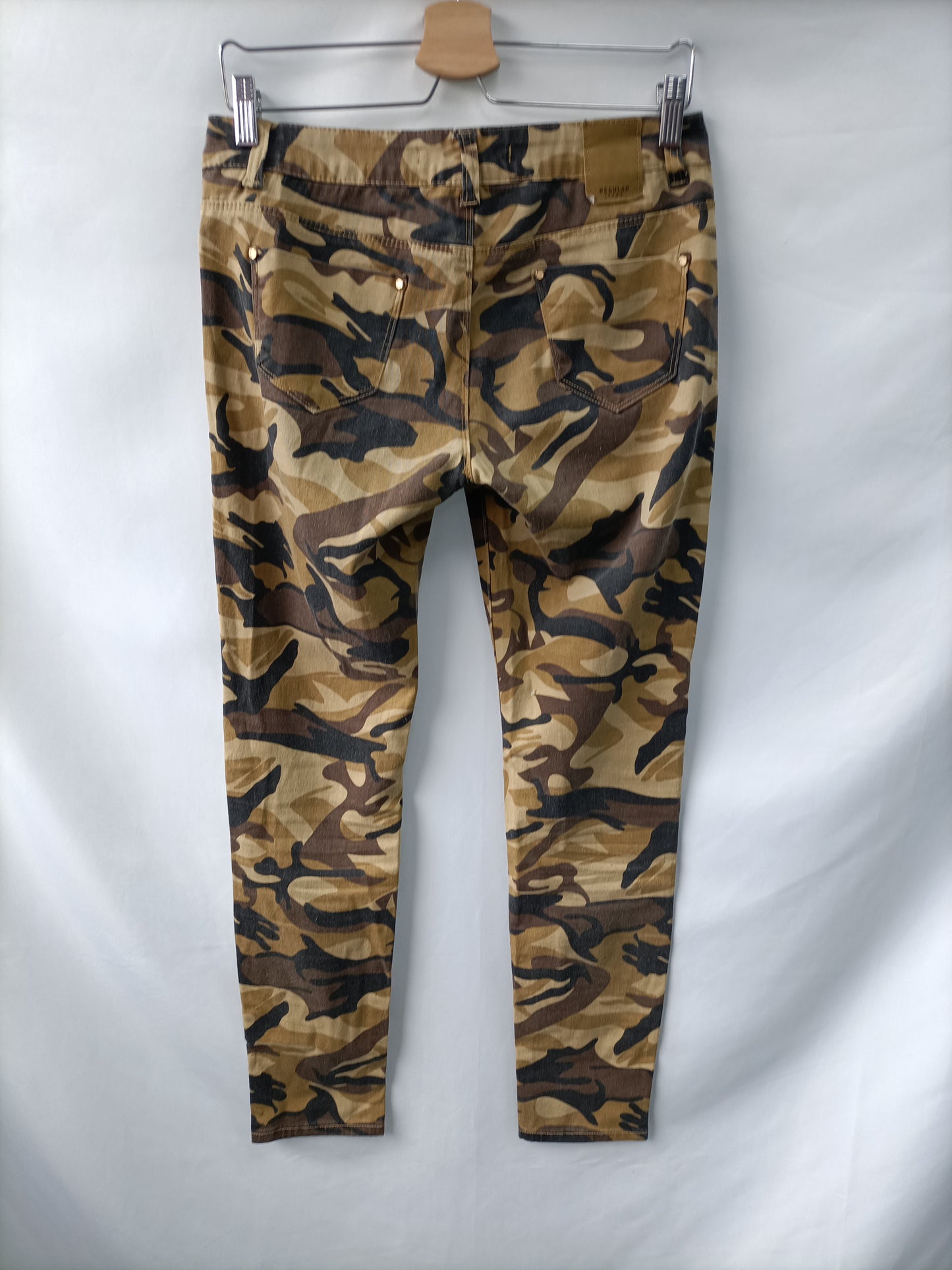 REGULAR DENIM. Camuflaje T.36