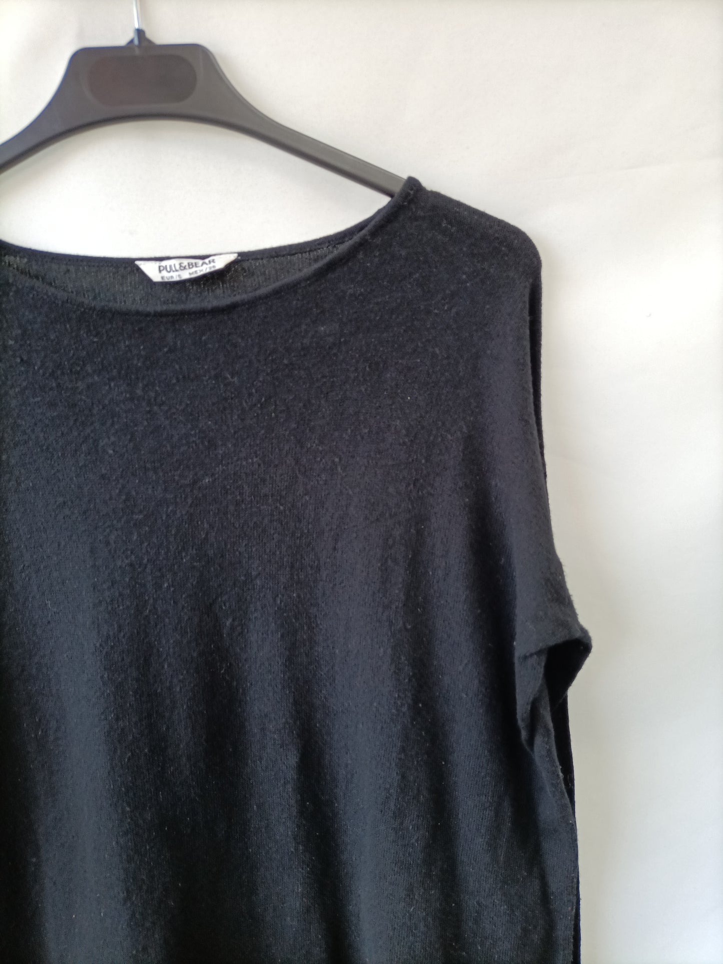 PULL&BEAR. Jersey negro fino T.s