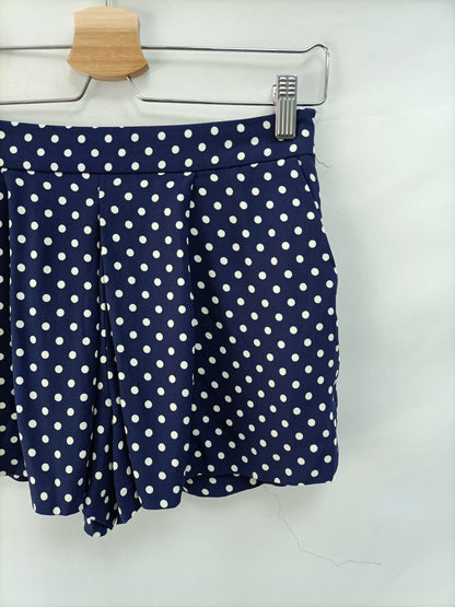 ZARA. Short azul lunares blancos T.xs