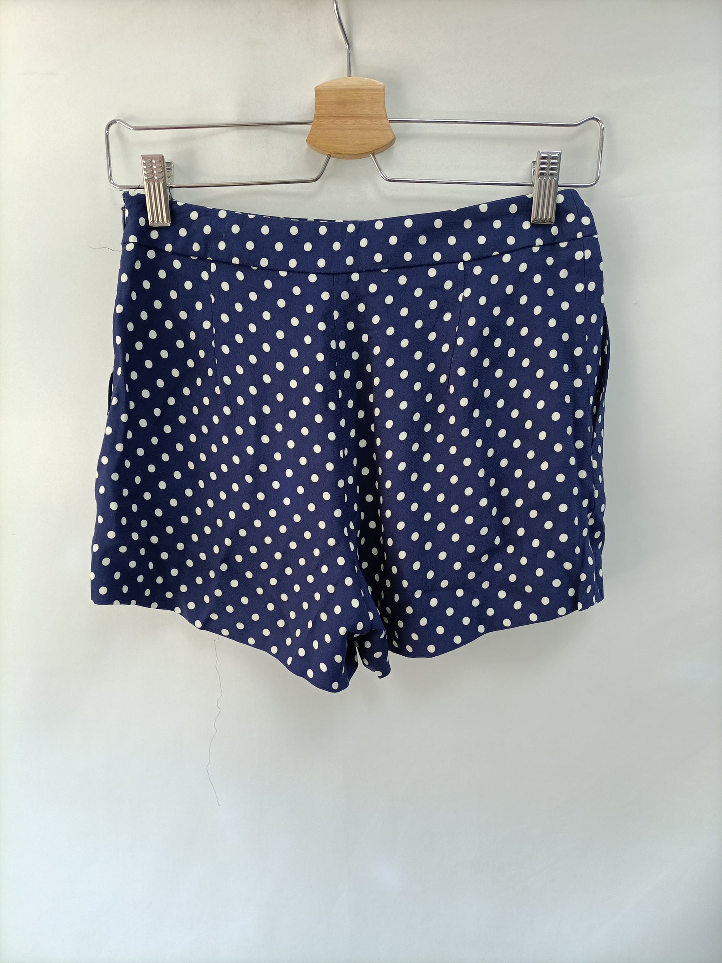 ZARA. Short azul lunares blancos T.xs