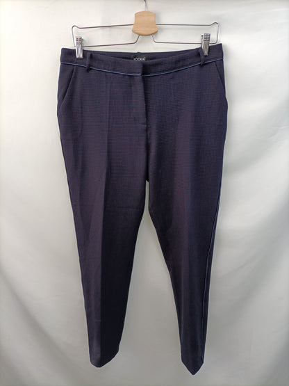 KOOKAI. Pantalón azul detalle burdeos T.42