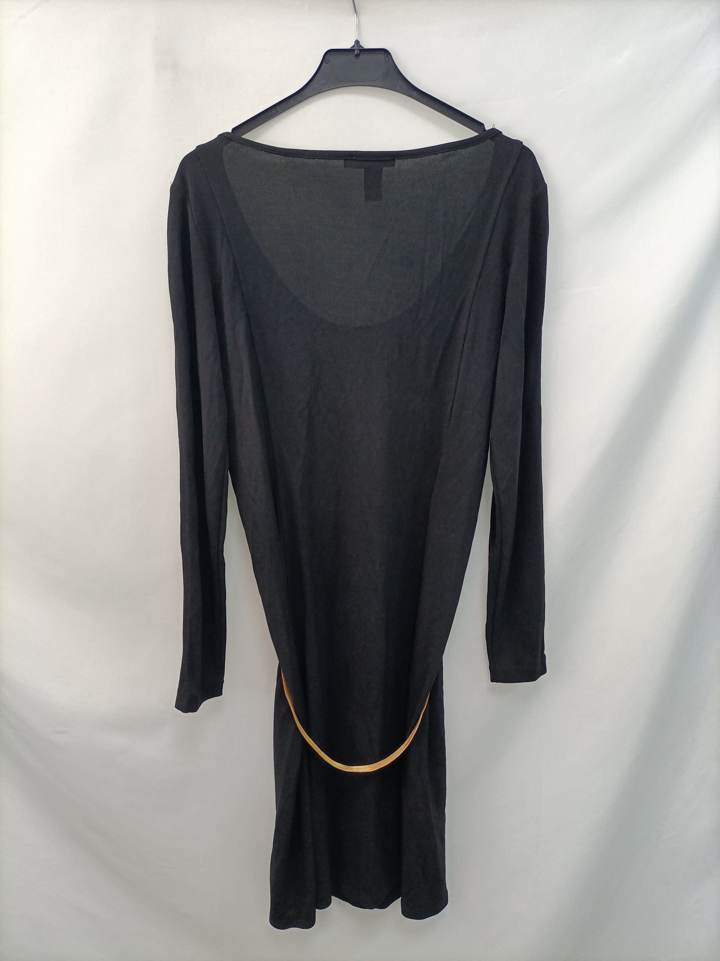 DKNY. Vestido negro cinturon dorado T.m