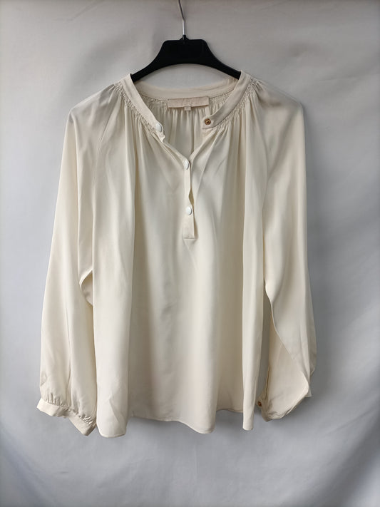 VANESSABRUNO. Blusa beige seda  T.36