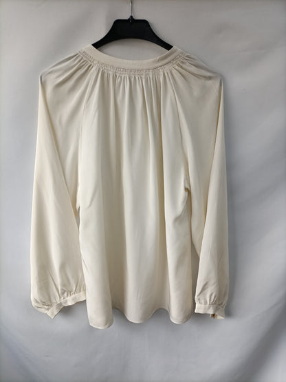 VANESSABRUNO. Blusa beige seda  T.36