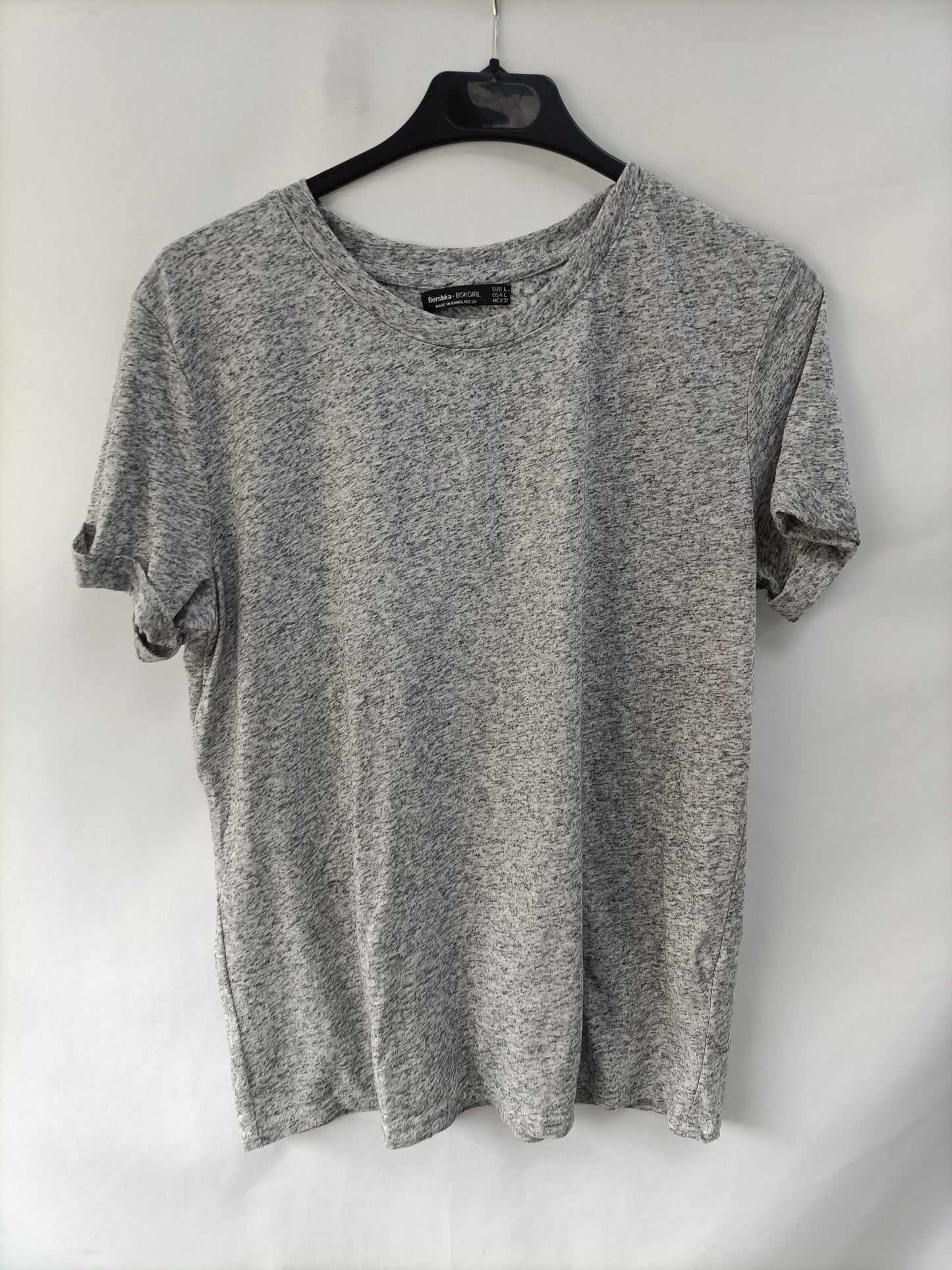 BERSHKA. Camiseta gris  T.l