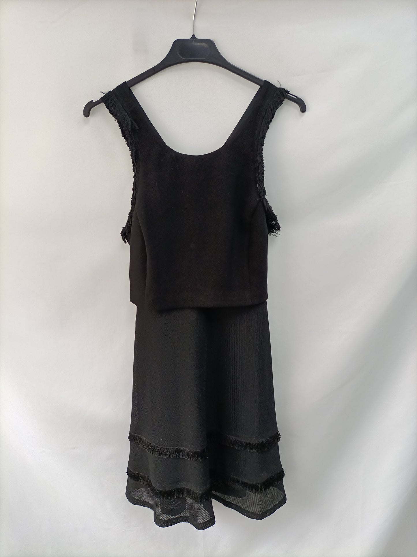 SANDRO. Vestido negro flecos T.1(s)