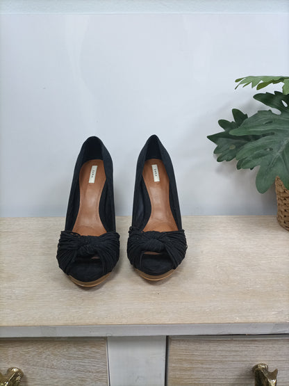 ZARA.Tacones negros nudo T.38