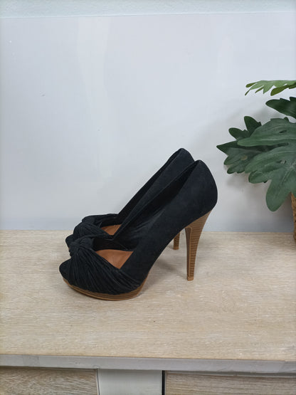 ZARA.Tacones negros nudo T.38