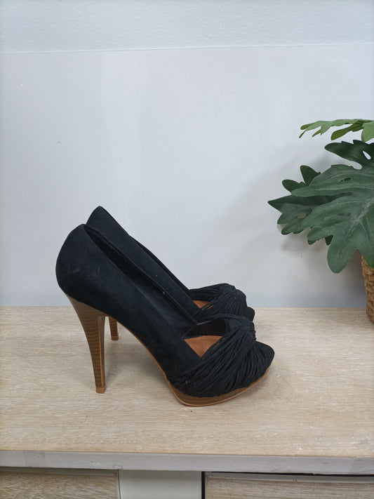 ZARA.Tacones negros nudo T.38