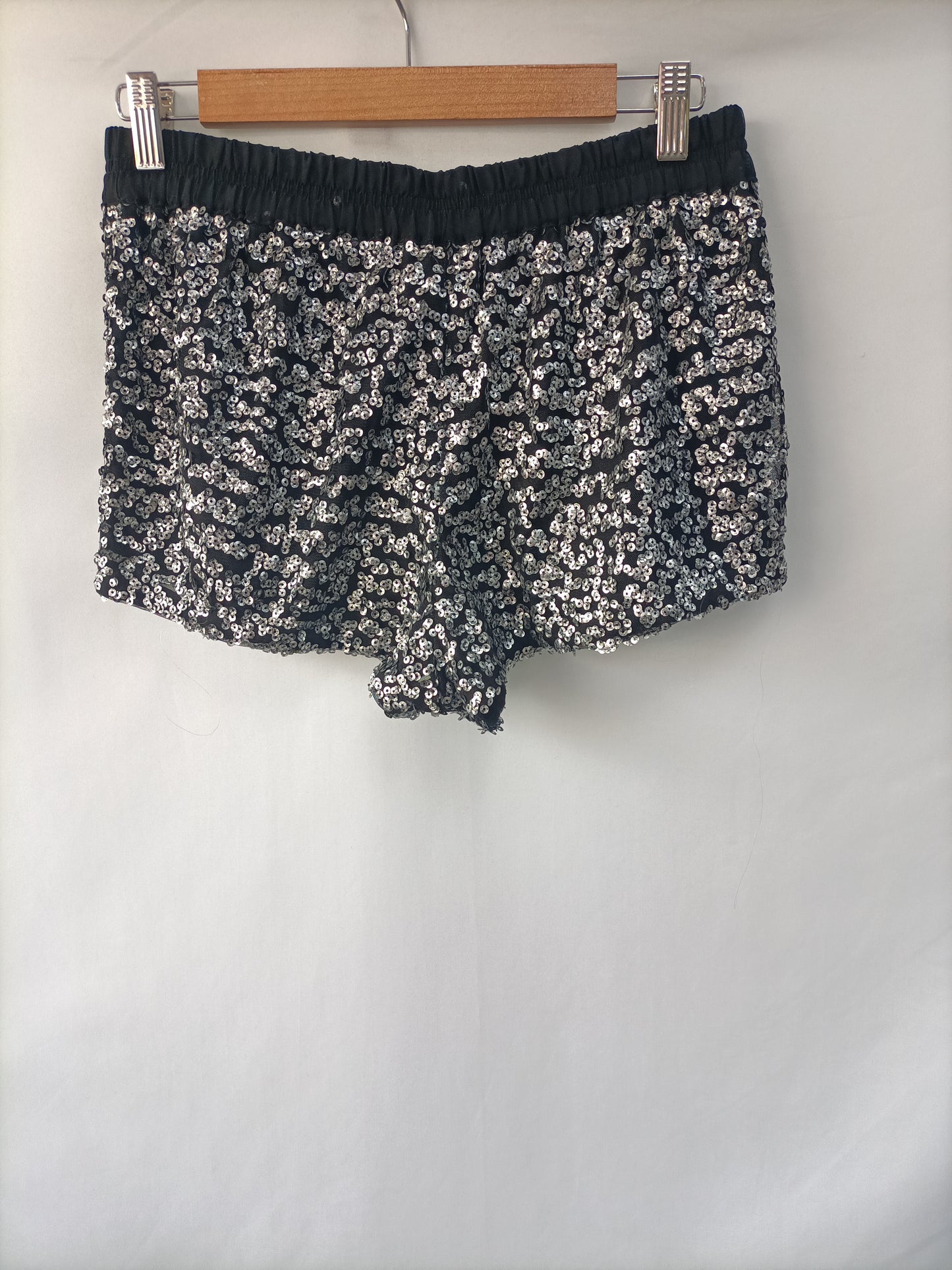 ZARA. Shorts lentejuelas T.m