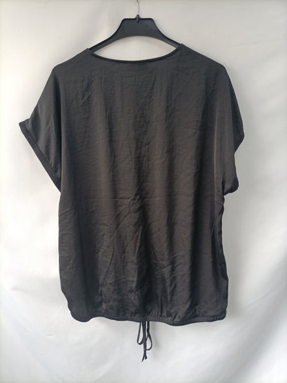 C&A. Blusa negra  T.42