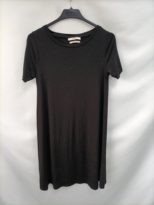 PULL&BEAR. Vestido mini negro vuelo T.s