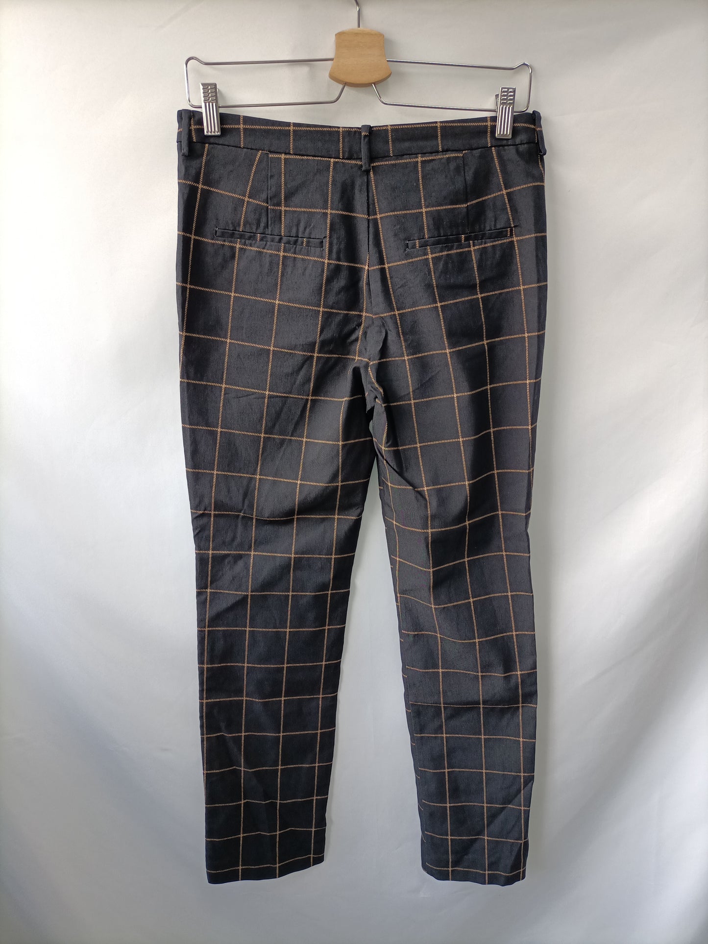 MANGO. Pantalón de vestir cuadros T.40