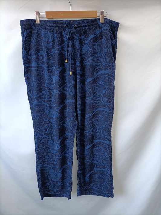 H&M. Pantalón azul marido T.46