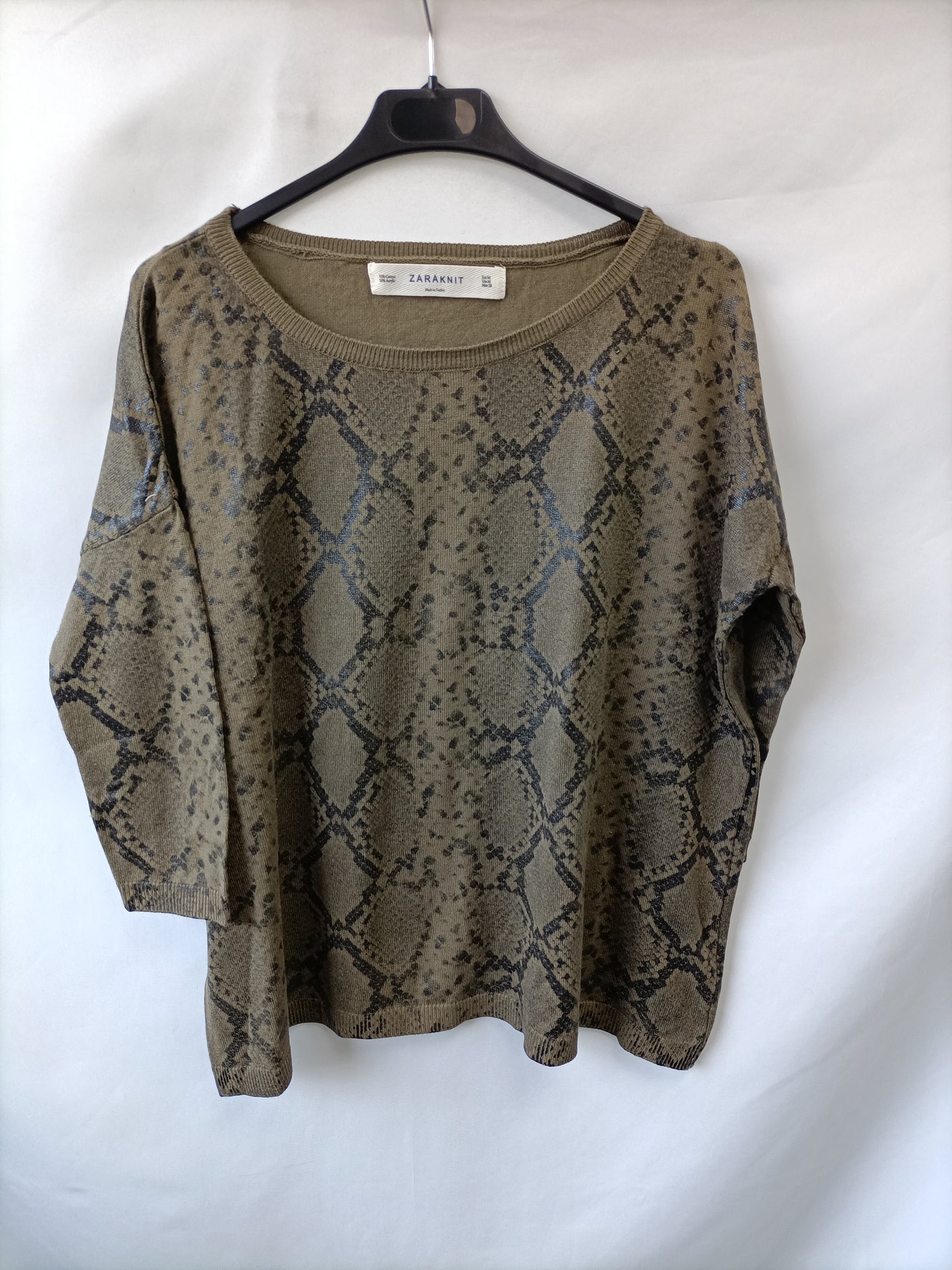 ZARA.Camiseta jersey verde animal print T.m