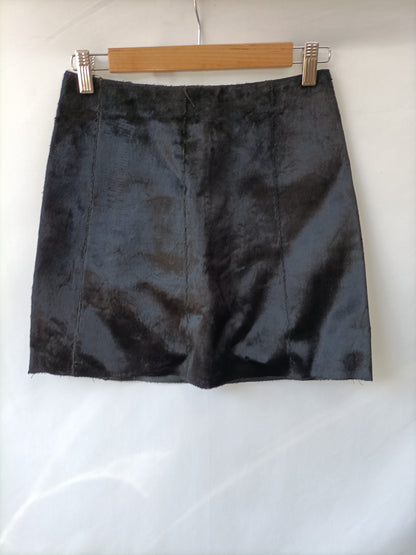 ZARA. Falda piel negra T.xs