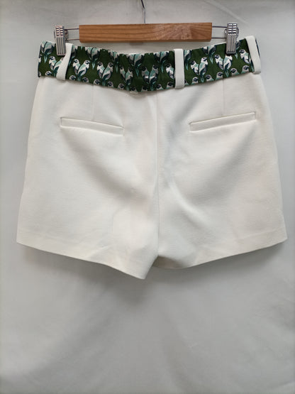 MAJE. Shorts blanco roto T.38