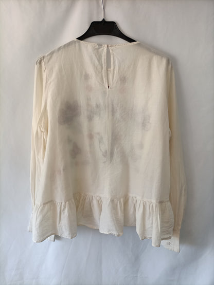 OTRAS. Blusa beige bordada T.u(s)