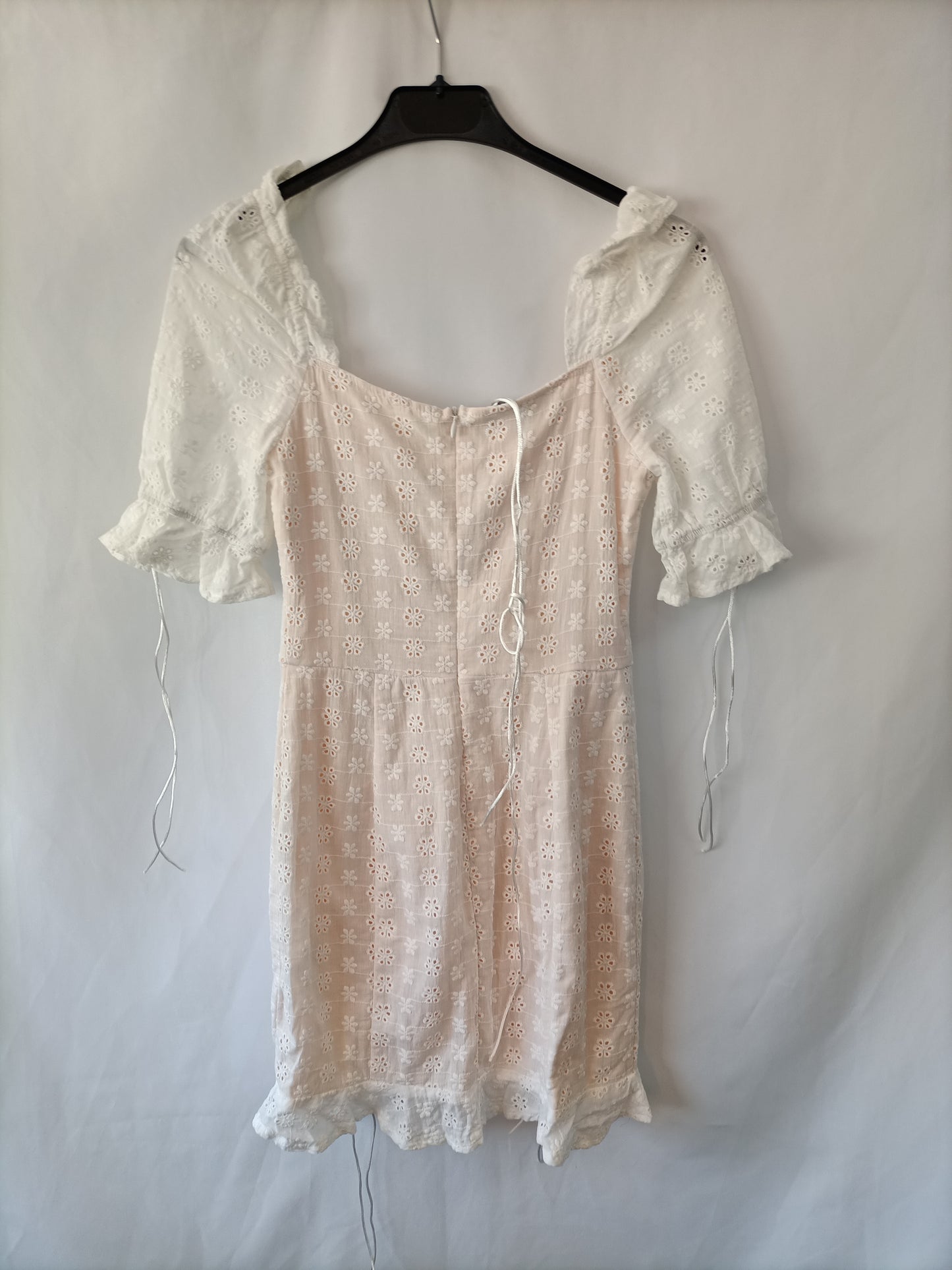 PARISIAN. Vestido troquelado blanco T.34