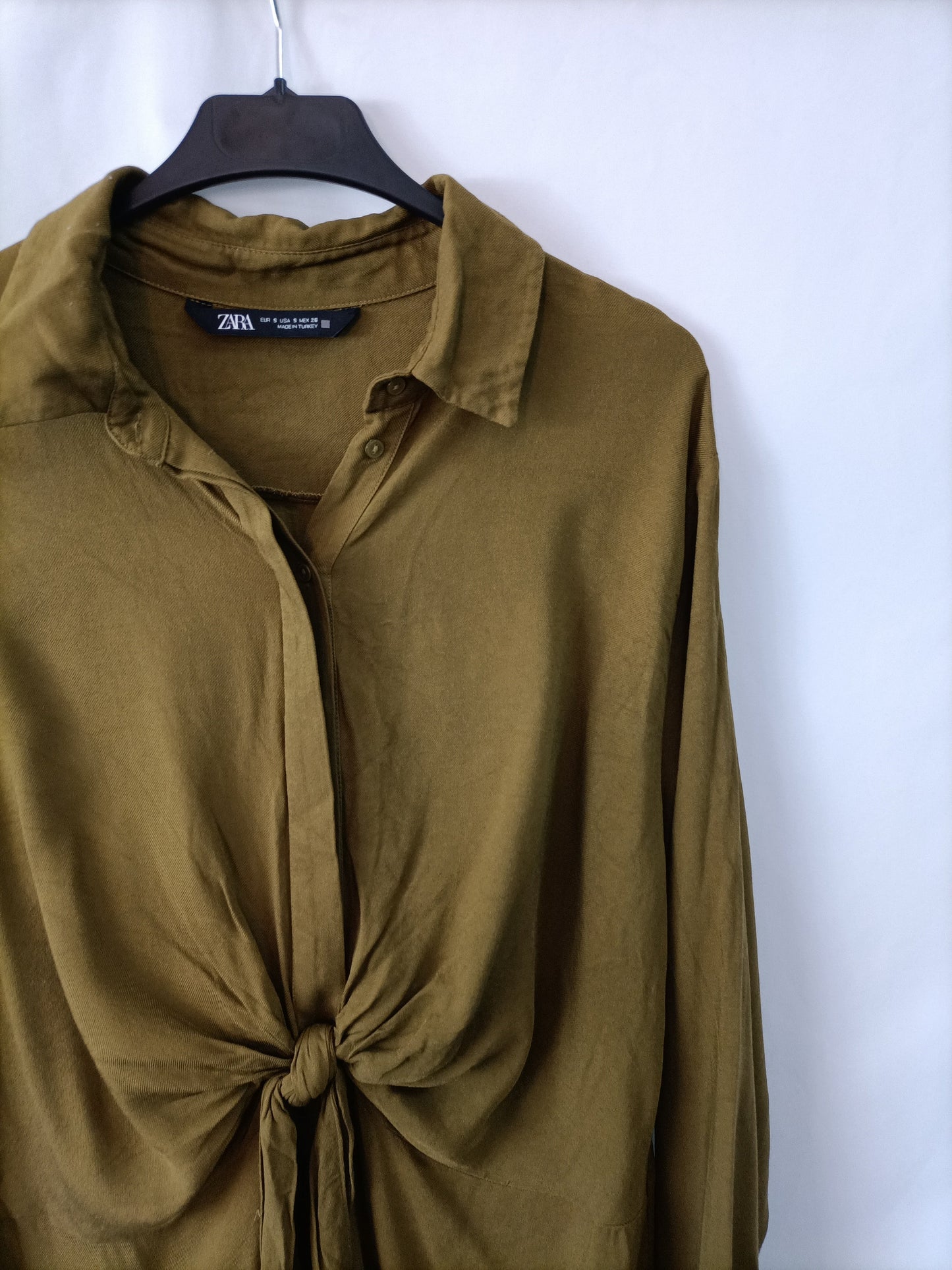 ZARA. vestido/blusa verde lazada  T.s (TARA)