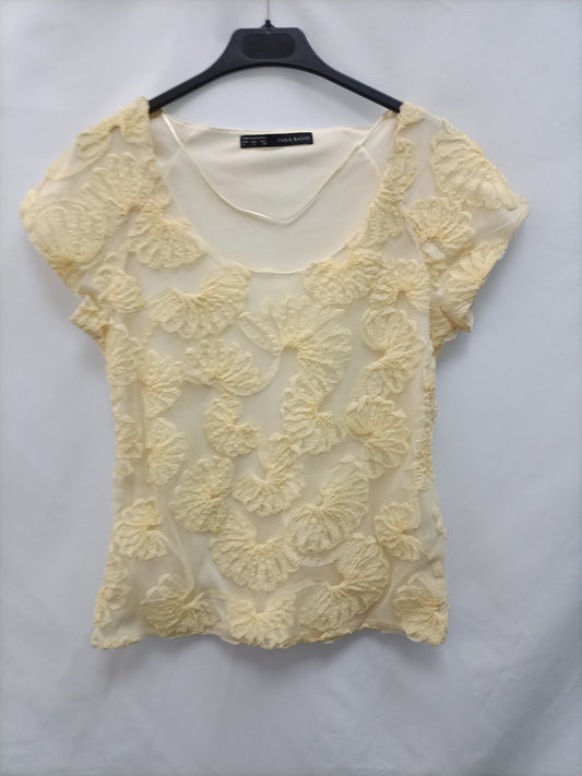 ZARA.Camiseta amarillo pastel rejilla T.s