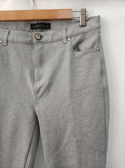 PURIFICACIÓN GARCÍA. Pantalón gris elástico T.40