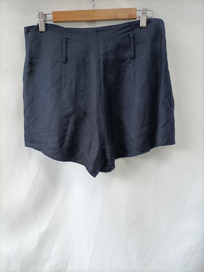 SILVIAN HEACH. Pantalón corto azul T.44