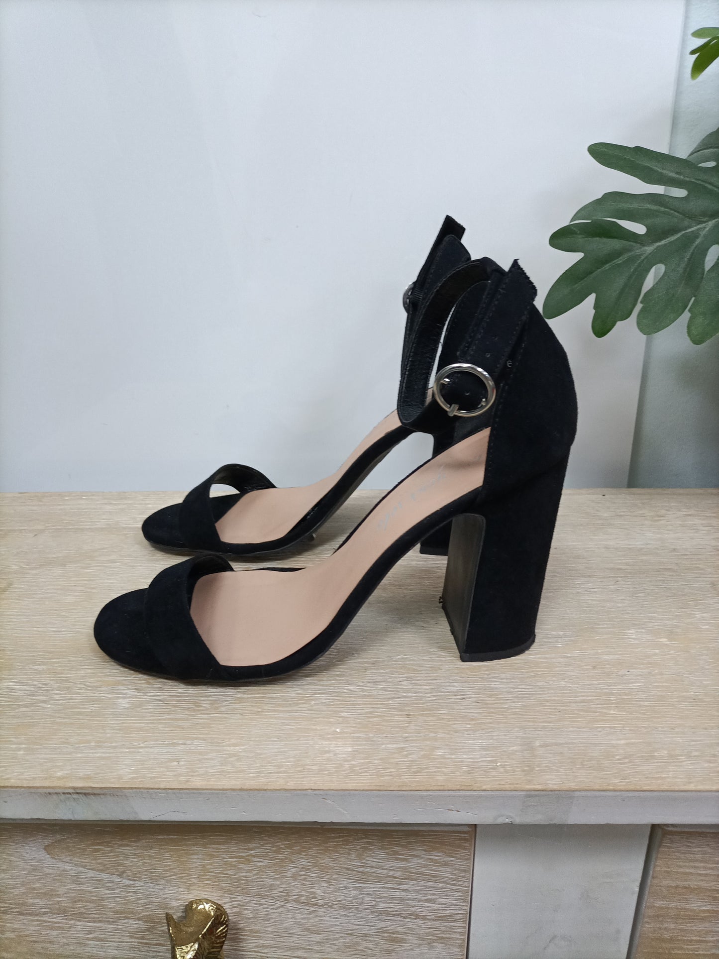 NEW LOOK. Sandalias negras  T.41