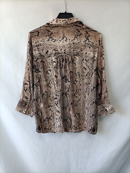 STRADIVARIUS. Blusa animal print T.s